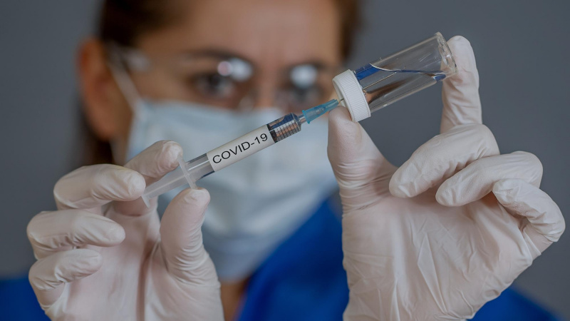 В России зарегистрировали вакцину от ковида «Спутник лайт»