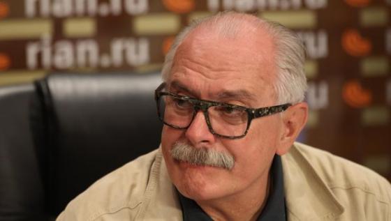 В Москве неизвестные обстреляли студию Никиты Михалкова В Москве неизвестные обстреляли студию Никиты Михалкова