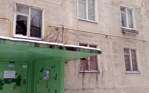 В Липецке женщина выпала из окна В Липецке женщина выпала из окна