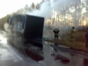 Прицеп грузовика сгорел на трассе