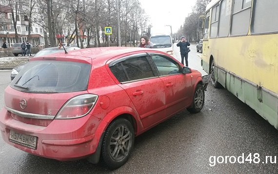 На месте одного ДТП произошло второе На месте одного ДТП произошло второе