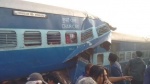 В Индии при сходе поезда с рельсов погибли не менее 10 и пострадали около 100 человек
