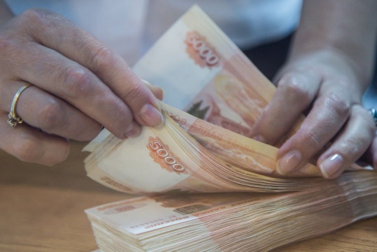 Правительство решило в три раза увеличить помощь автопрому Правительство решило в три раза увеличить помощь автопрому