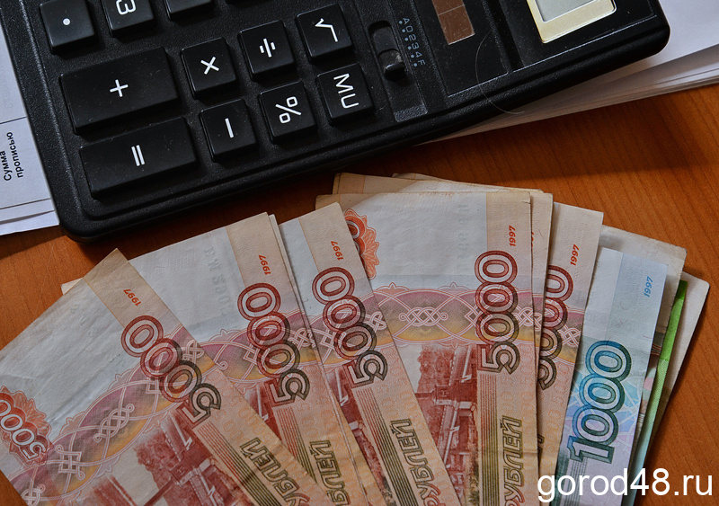 Пытавшийся получить кредит мужчина лишился 56 000 рублей