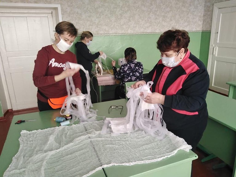 В двух районах Липецкой области налажено производство защитных масок В двух районах Липецкой области налажено производство защитных масок