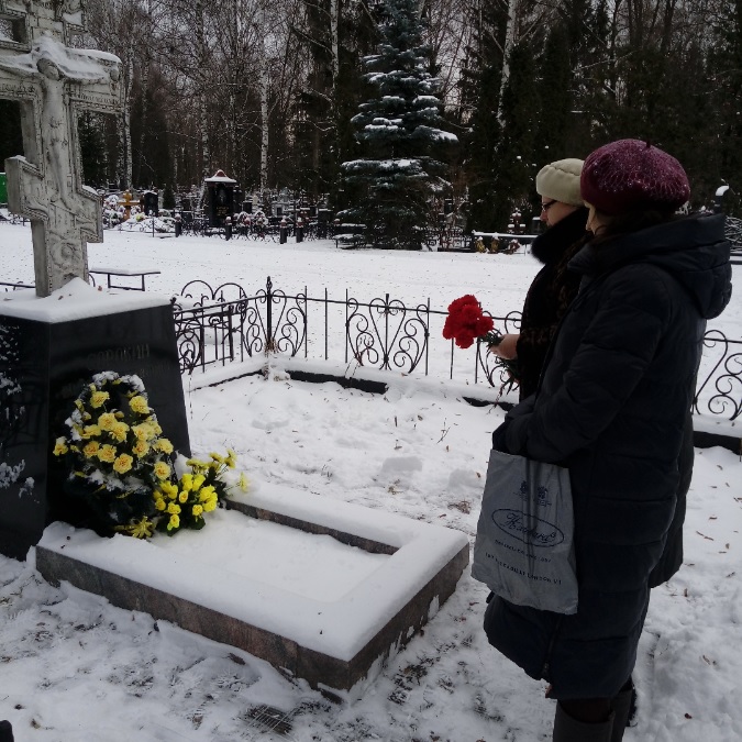 В Липецке почтили память известных художников В Липецке почтили память известных художников