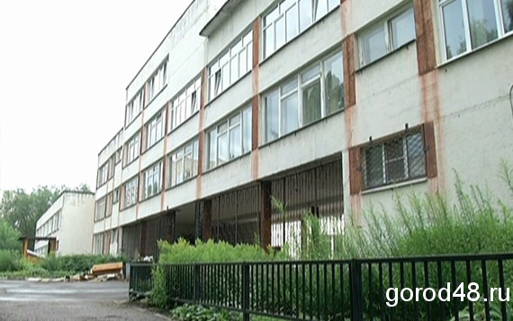 Депутаты ругают чиновников из-за закрытия детского дома творчества "Новолипецкий" Депутаты ругают чиновников из-за закрытия детского дома творчества "Новолипецкий"