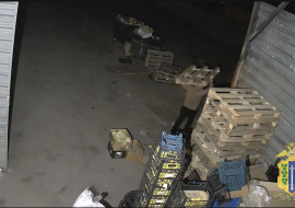 Ельчанин украл со склада 200 деревянных поддонов