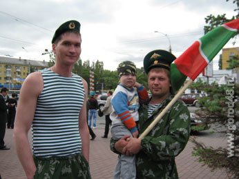 Пограничники прошли маршем по центру Липецка Пограничники прошли маршем по центру Липецка