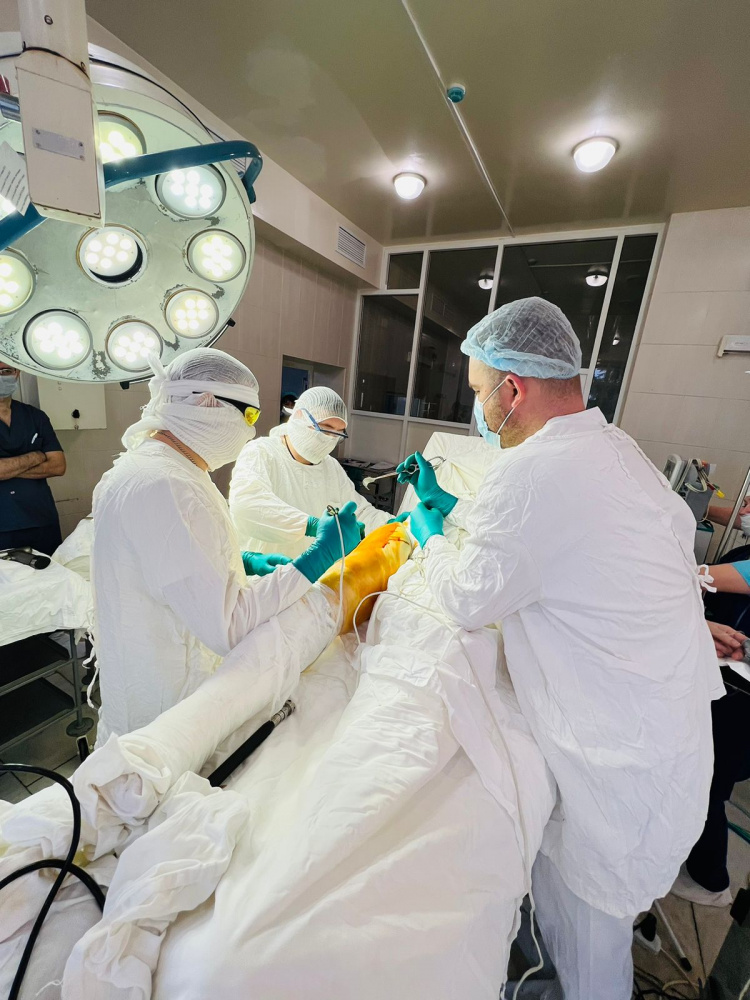 В Липецкой области выполнена первая операция по замене сустава эндопротезом с двойной мобильностью 