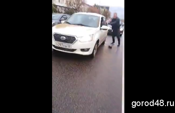 На улице Советской водитель избил пассажира На улице Советской водитель избил пассажира