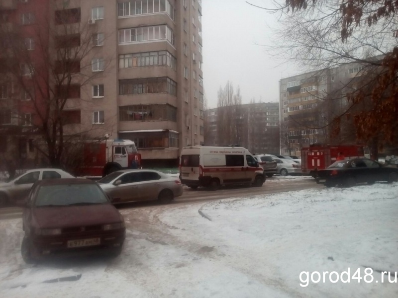 На проспекте Победы тушили пожар в многоэтажке На проспекте Победы тушили пожар в многоэтажке