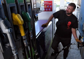 Новак заявил о стабилизации цен на бензин после окончания ремонтов НПЗ