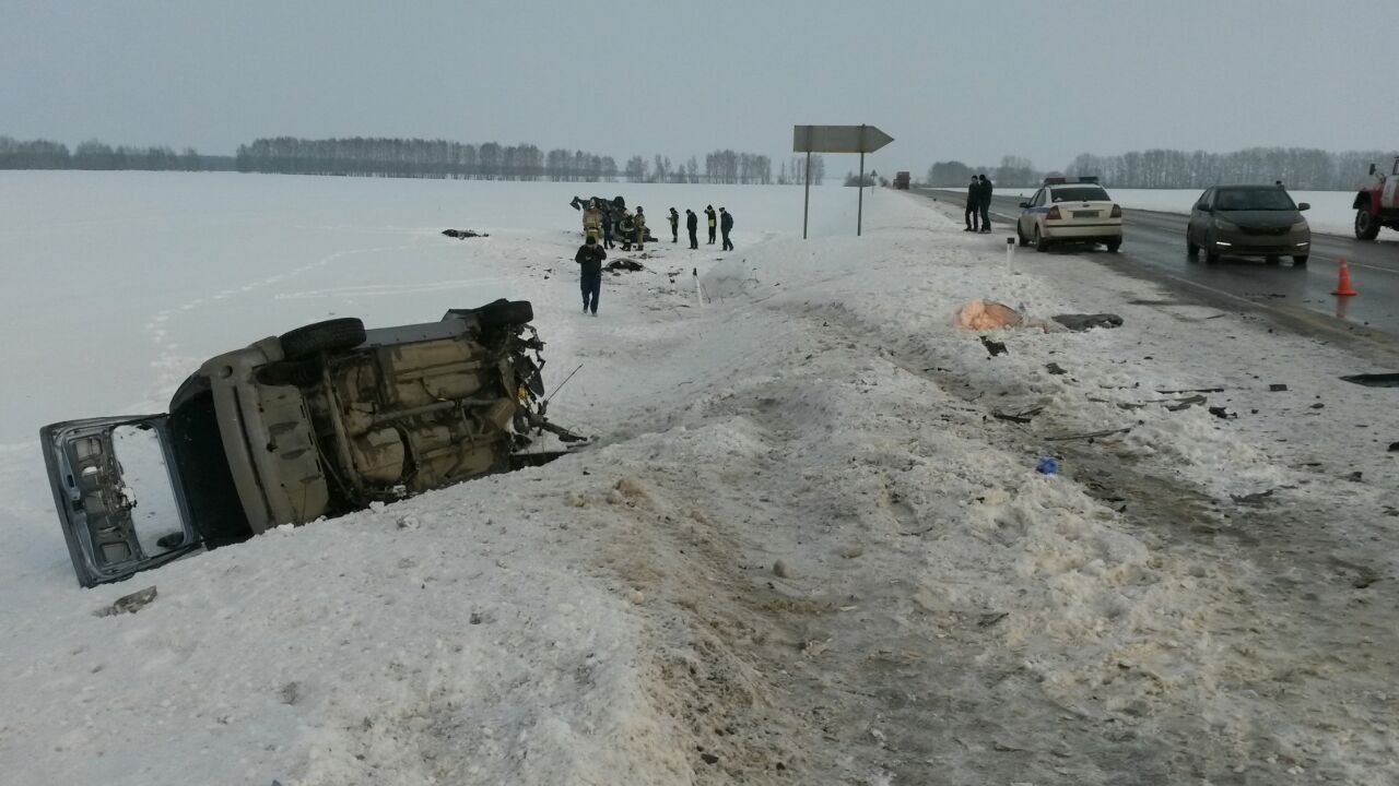 У одного из автомобилей в страшной аварии на Тамбовской трассе вырвало  двигатель