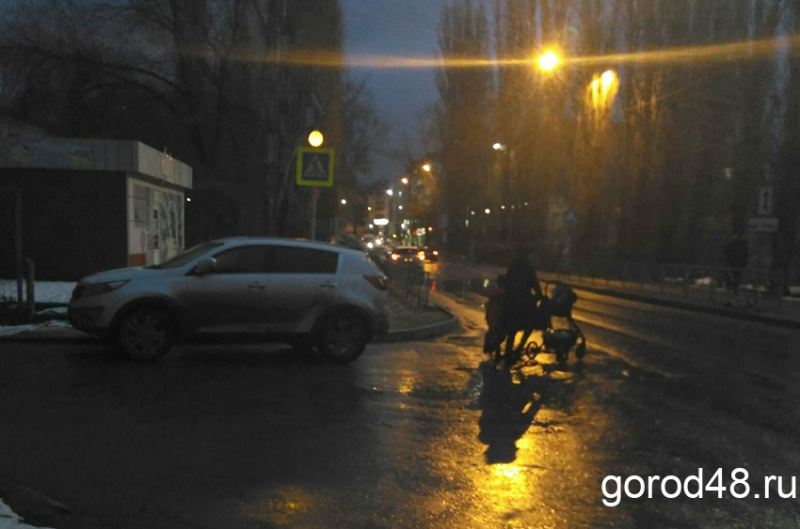 Зачем хамски ставить машину возле школ и детсадов, рискуя жизнями детей? (ФОТО) Зачем хамски ставить машину возле школ и детсадов, рискуя жизнями детей? (ФОТО)