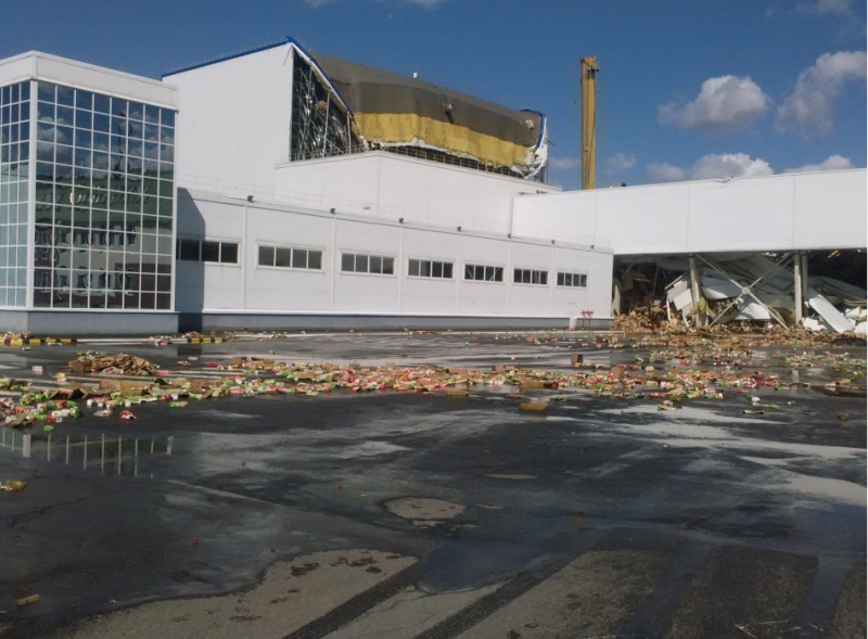 На обрушившемся складе PepsiCo хранилось 28 миллионов литров сока На обрушившемся складе PepsiCo хранилось 28 миллионов литров сока