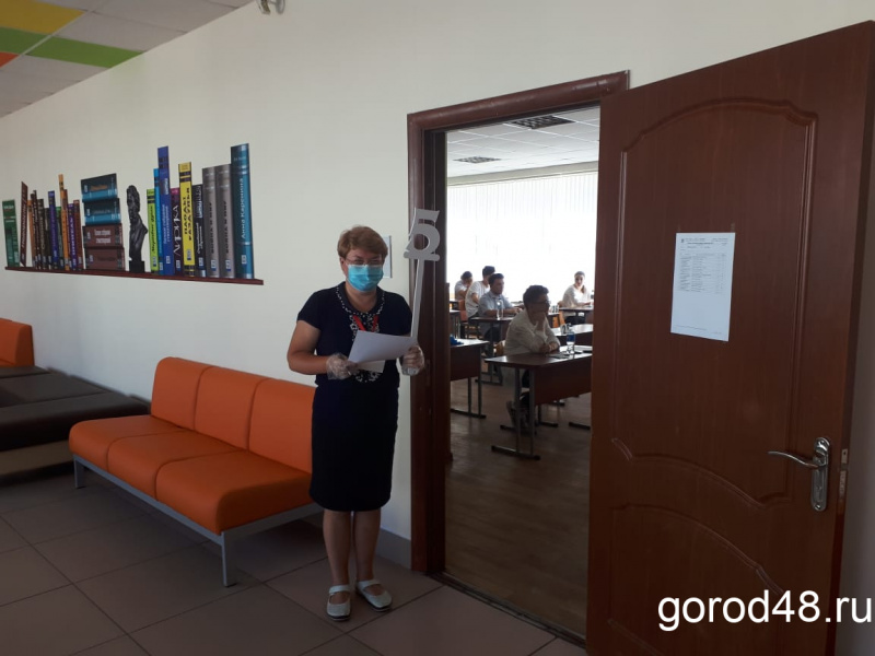 Итоговое сочинение перенесли с декабря на апрель Итоговое сочинение перенесли с декабря на апрель