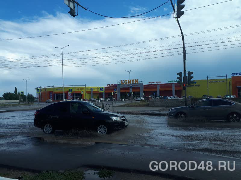 Руководитель департамента дорожного хозяйства получил представление от прокуратуры из-за плохо работающей ливневки Руководитель департамента дорожного хозяйства получил представление от прокуратуры из-за плохо работающей ливневки