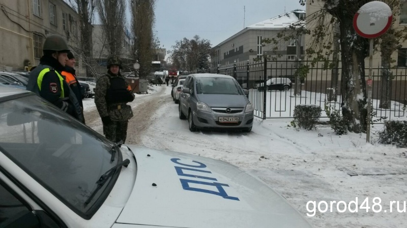 У здания ФСБ выставлено оцепление У здания ФСБ выставлено оцепление