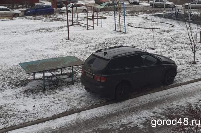 Новые лидеры автохамства (ФОТО) Новые лидеры автохамства (ФОТО)