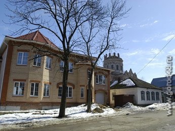 Житель Ельца выиграл суд по делу об упавшем на него торговом киоске Житель Ельца выиграл суд по делу об упавшем на него торговом киоске