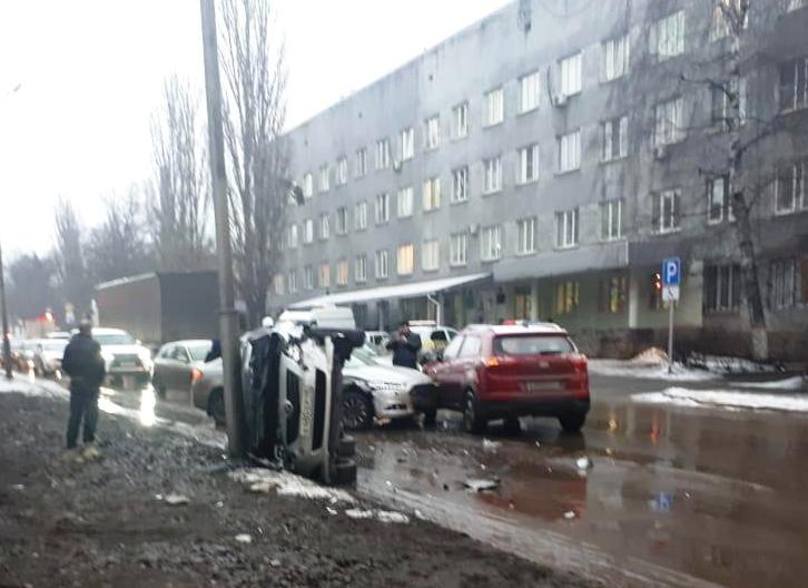 За сутки в Липецке произошли две массовые аварии За сутки в Липецке произошли две массовые аварии
