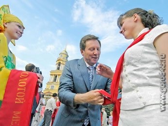 Последний звонок прозвучит почти для 17,3 тыс. выпускников Последний звонок прозвучит почти для 17,3 тыс. выпускников