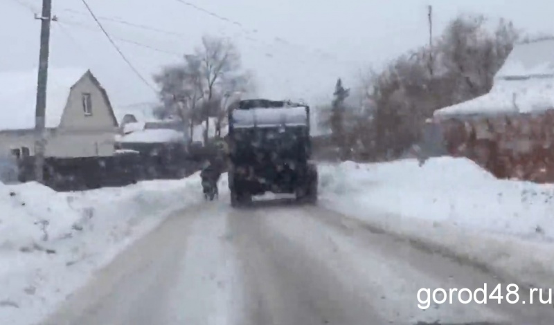 Елец аврально очищают от мусора Елец аврально очищают от мусора