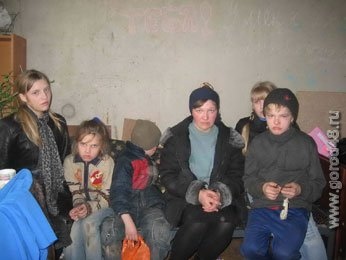 Оказавшаяся без жилья многодетная мать, пренебрегала своими родительскими обязанностями Оказавшаяся без жилья многодетная мать, пренебрегала своими родительскими обязанностями