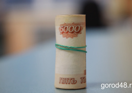 Студентка вытащила из кошелька соседки 5 000 рублей