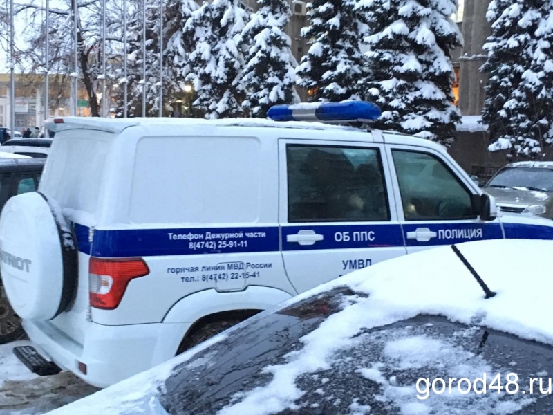 Неадекватный липчанин напал на мать в автобусе и ограбил торговца Неадекватный липчанин напал на мать в автобусе и ограбил торговца