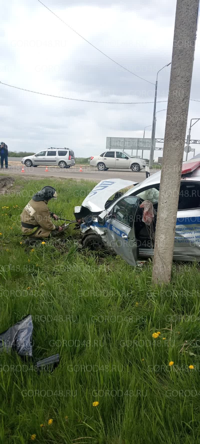 Шкода» выбила автомобиль ГИБДД с трассы Липецк-Хлевное