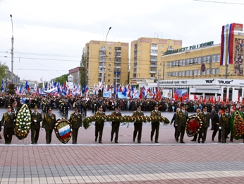 В Липецке прошел парад Победы В Липецке прошел парад Победы