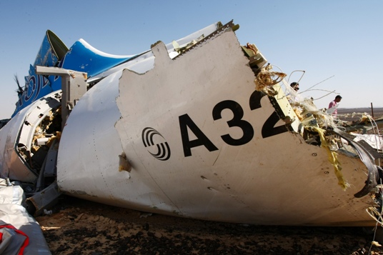 Появилась новая версия крушения лайнера EgyptAir Появилась новая версия крушения лайнера EgyptAir