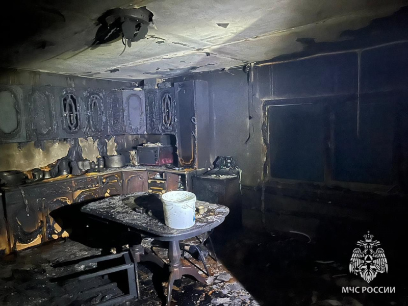 Спасая шестерых детей из горящего дома, 39-летний мужчина получил ожоги 64% тела