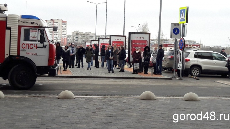 Город48 ру липецк новости. Город 48. Город 48 Липецк. Gorod48 новости. Эвакуация в ТЦ Ривьера.