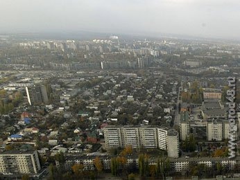 Милиционеры сняли женщину с крыши Милиционеры сняли женщину с крыши