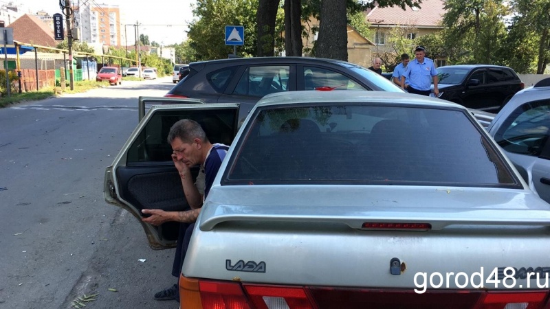 В центре Липецка пьяный водитель устроил массовую аварию В центре Липецка пьяный водитель устроил массовую аварию