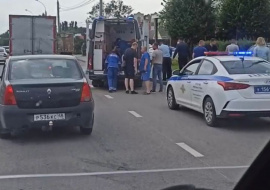 На улице Студёновской «Хёндай Солярис» врезался в столб