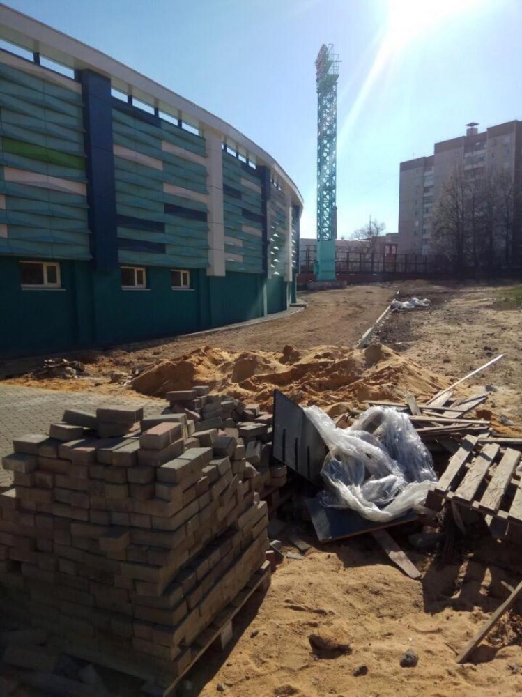 Депутат областного Совета требует наказания для принявших недоделанный стадион чиновников Депутат областного Совета требует наказания для принявших недоделанный стадион чиновников