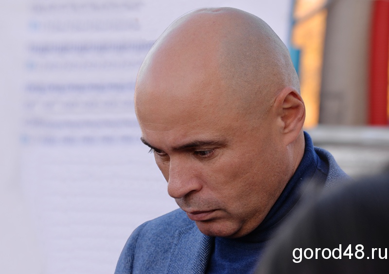 Игоря Артамонова обвинили в присвоении властных полномочий Игоря Артамонова обвинили в присвоении властных полномочий