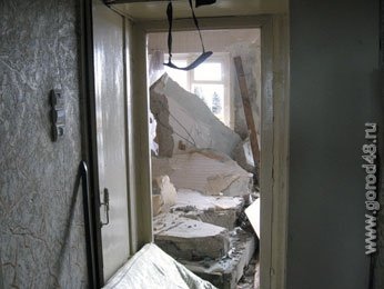 Взорвавшийся в селе Ярлуково дом всю ночь находился под охраной Взорвавшийся в селе Ярлуково дом всю ночь находился под охраной