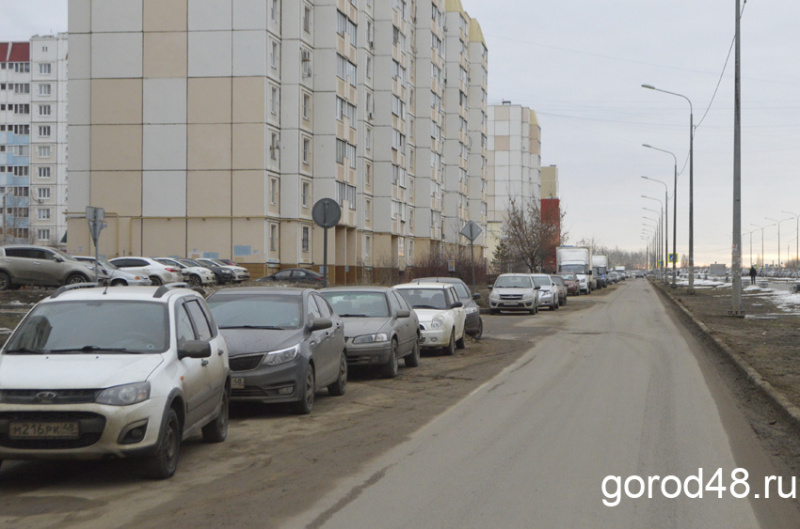 Водители проигнорировали призыв освободить улицу Белана от парковки Водители проигнорировали призыв освободить улицу Белана от парковки