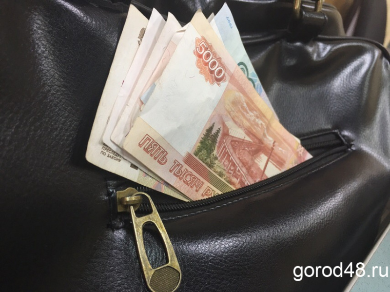 Выдуманная зарплата в 100`000 рублей помогла мошеннику получить кредит
