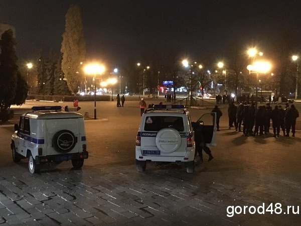 Нарушений правопорядка при скоплении молодежи на улице Космонавтов не выявлено Нарушений правопорядка при скоплении молодежи на улице Космонавтов не выявлено