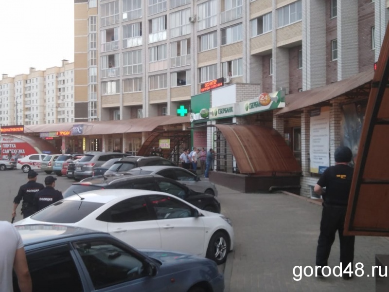 У наделавшего много шума «захватчика» Сбербанка оказался игрушечный пистолет У наделавшего много шума «захватчика» Сбербанка оказался игрушечный пистолет