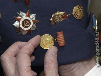 Восемь липецких ветеранов получили ордера на новые квартиры Восемь липецких ветеранов получили ордера на новые квартиры