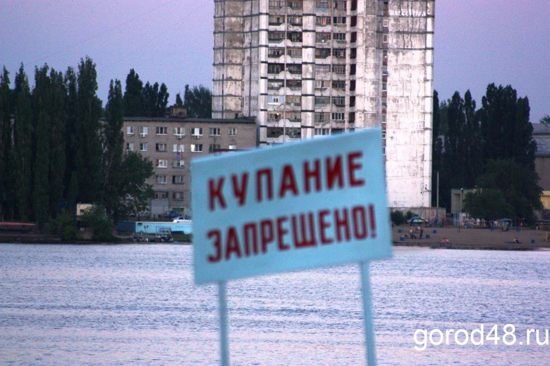 Отдыхающие на Силикатных озерах вытащили из воды труп мужчины Отдыхающие на Силикатных озерах вытащили из воды труп мужчины