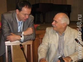 Депутат Госдумы рассказал создателю «Утомленных солнцем» о настоящем комдиве Котове Депутат Госдумы рассказал создателю «Утомленных солнцем» о настоящем комдиве Котове
