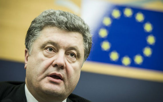 Порошенко надеется, что соглашение в Минске принесет мир Украине Порошенко надеется, что соглашение в Минске принесет мир Украине
